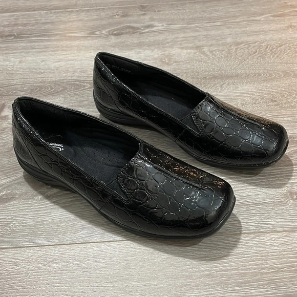 NWOT Easy Street Extra Wide Purpose Black Patent Croc Slip On Flats 9.5 WW - Picture 3 of 14